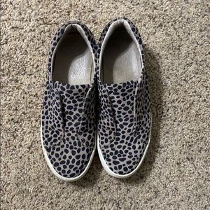 Gently worn leopard JSlides